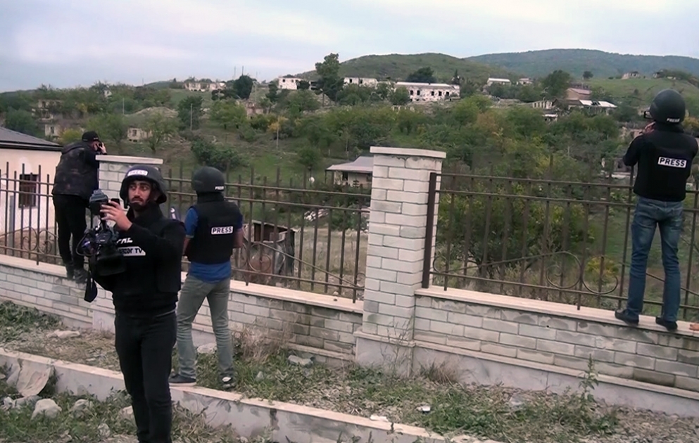 Bir qrup yerli KİV nümayəndələri işğaldan azad edilmiş Talış kəndinə səfər edib