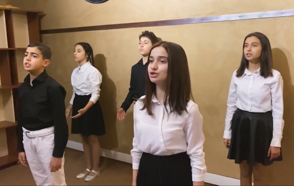 3 nömrəli Uşaq-Gənclər İnkişaf Mərkəzinin şagirdləri orduya dəstək layihəsi məqsədi ilə video-çarx hazırlayıb