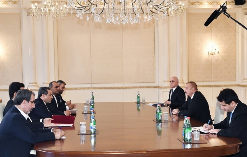 Prezident İlham Əliyev İran Prezidentinin xüsusi nümayəndəsinin başçılıq etdiyi nümayəndə heyətini qəbul edib