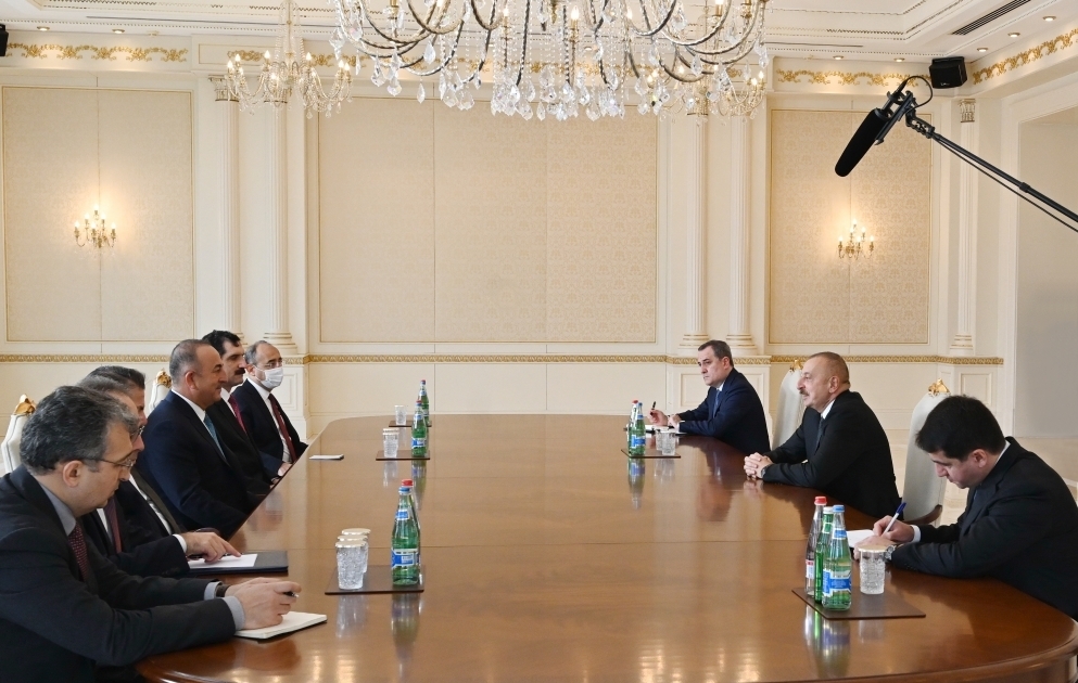 Staatspräsident Ilham Aliyev empfängt türkische Delegation