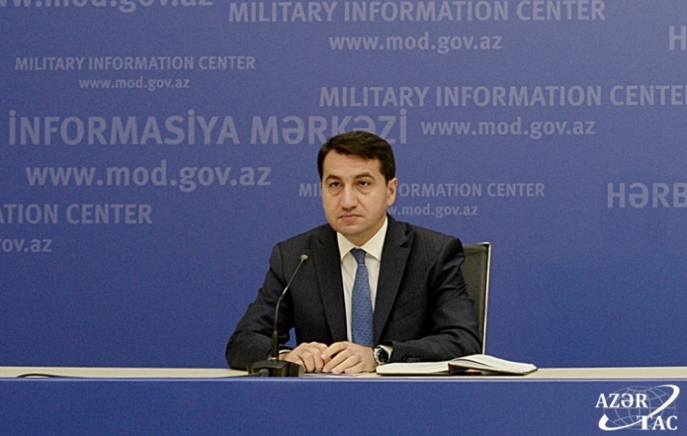 Hikmət Hacıyev: Beynəlxalq ictimaiyyət Ermənistanın ağ fosfor tərkibli mərmilərdən istifadə etməsinə ciddi münasibət bildirməlidir