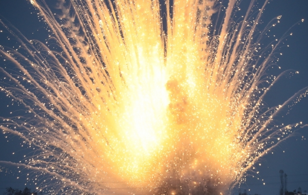 Armenien verwendet verbotene weiße Phosphorbomben gegen Zivilisten