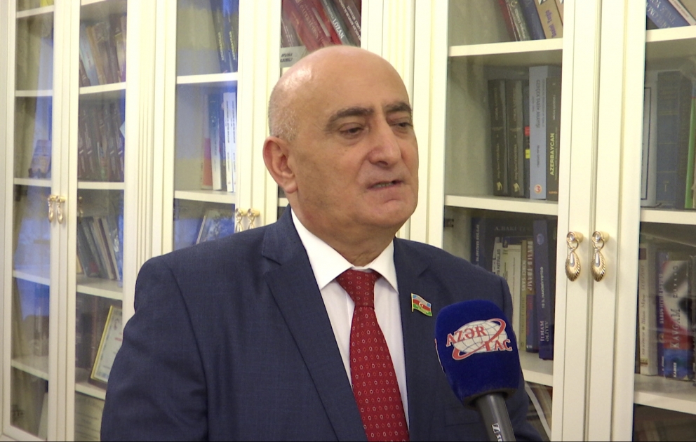 Bugün şəhid məzarlarının üzərində, hər bir kənddə, qəsəbədə Azərbaycan bayraqları dalğalanır