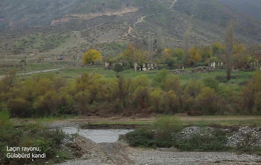 Videoreportage aus dem befreiten Dorf Güläbürd im Bezirk Latschin