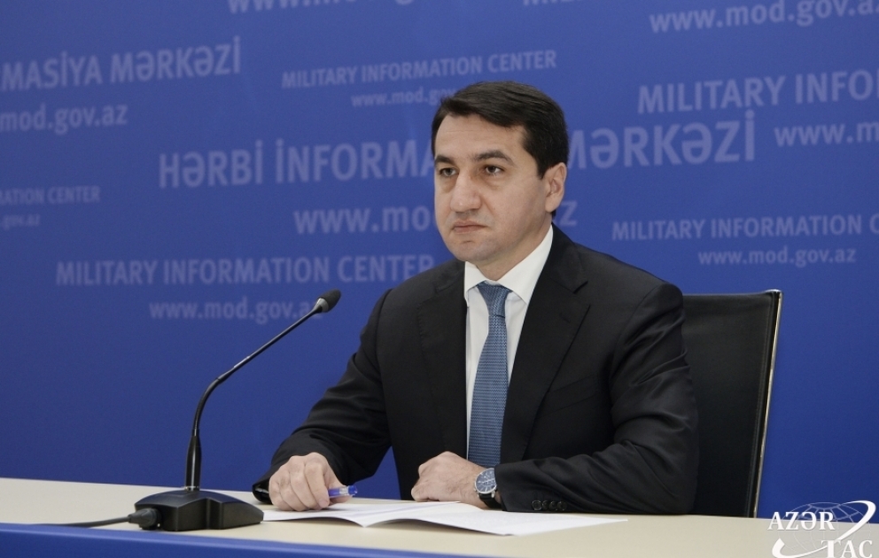 Hikmet Hajiyev: Auch Rückzug von armenischen Separatisten aus Kalbajar ist von Zerstörungswut erfüllt