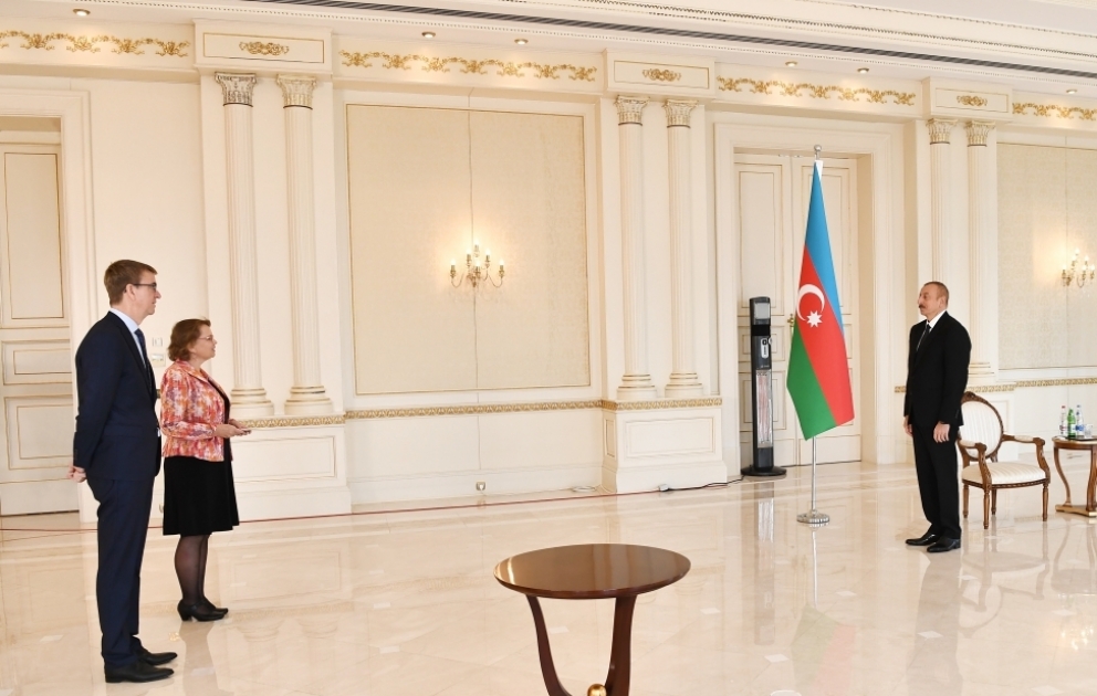 Prezident İlham Əliyev Niderlandın Azərbaycanda yeni təyin olunmuş səfirinin etimadnaməsini qəbul edib