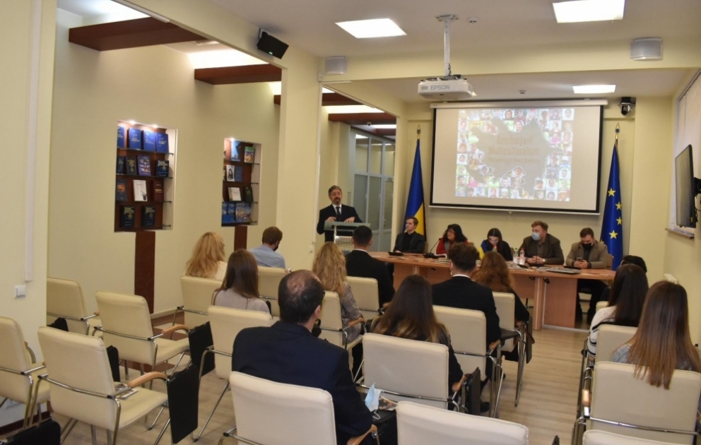 Kiyevdə Azərbaycan multikulturalizminə həsr olunan dəyirmi masa təşkil edilib