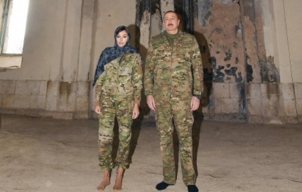 Le président Ilham Aliyev et la première dame Mehriban Aliyeva effectuent une visite à Aghdam