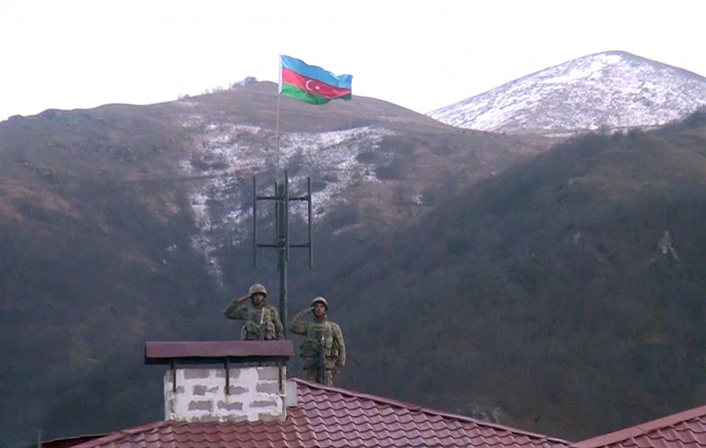 В освобожденном от оккупации городе Кельбаджаре поднят Азербайджанский флаг