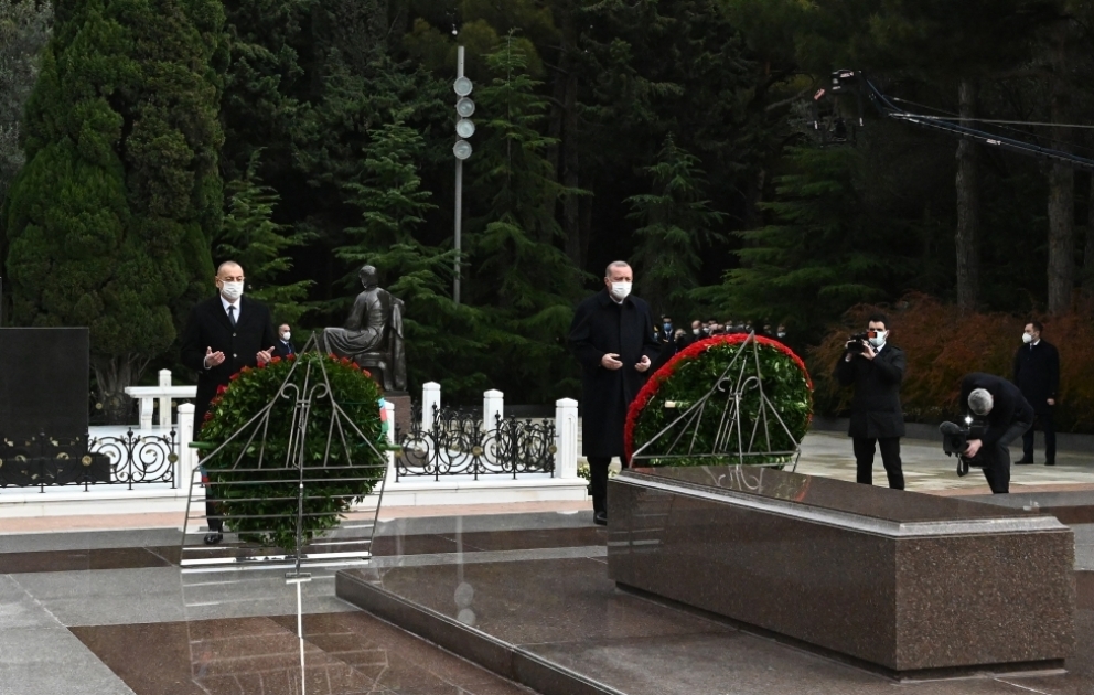 President Ilham Aliyev and President Recep Tayyip Erdogan paid respect to national leader Heydar Aliyev