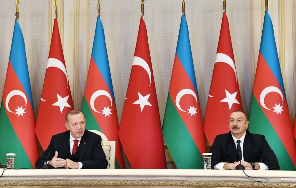 Les présidents azerbaïdjanais et turc font des déclarations à la presse