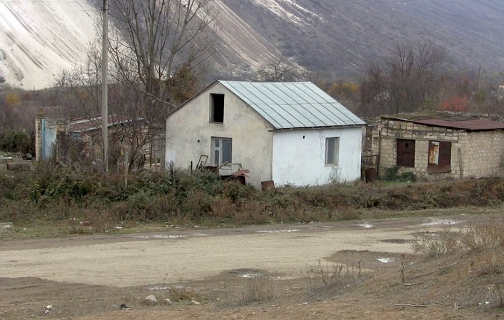 Ağdam rayonunun Qızıl Kəngərli kəndindən videogörüntülər