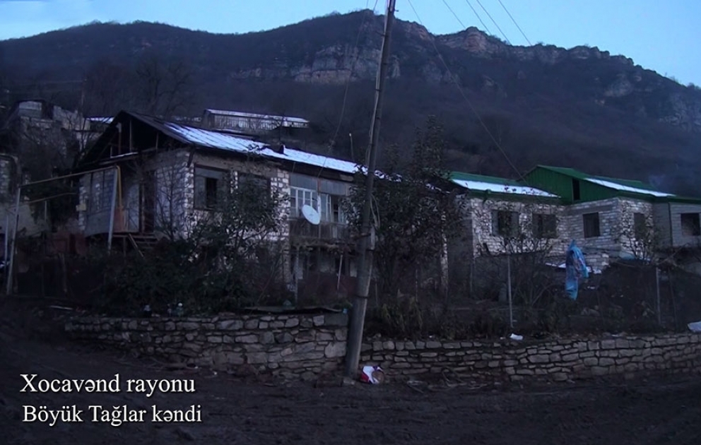 Verteidigungsministerium veröffentlicht Videoaufnahmen aus dem Dorf Böyük Taghlar im Bezirk Khojavend