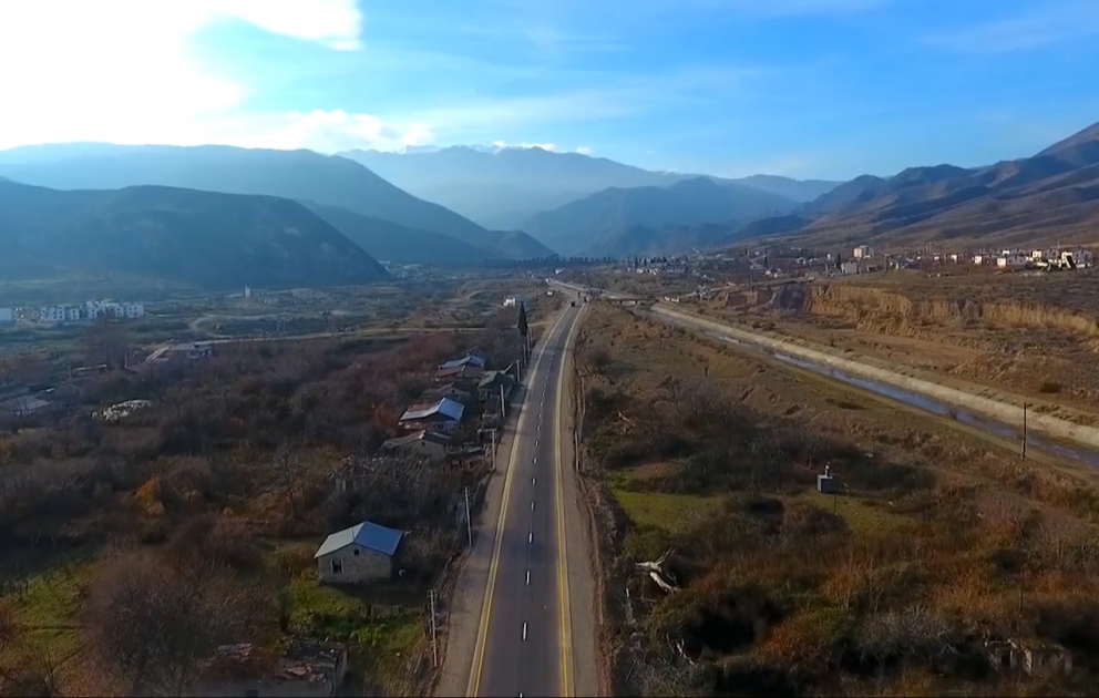 Suqovuşan və Talış kəndlərinə gedən yollara yeni asfalt-beton örtüyü döşənib