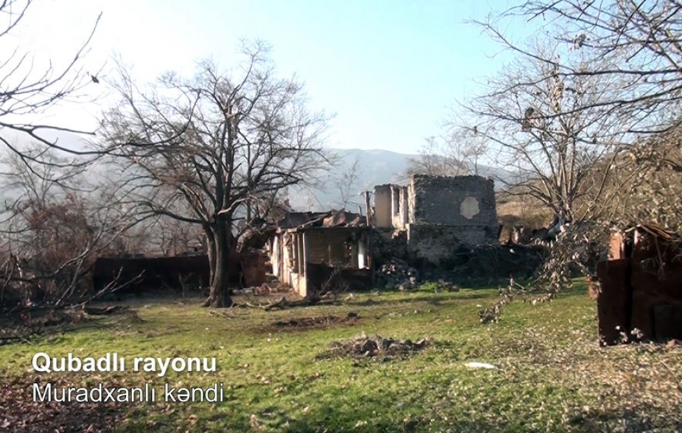 Verteidigungsministerium: Videoaufnahmen aus dem befreiten Dorf Muradkhanli im Rayon Gubadli