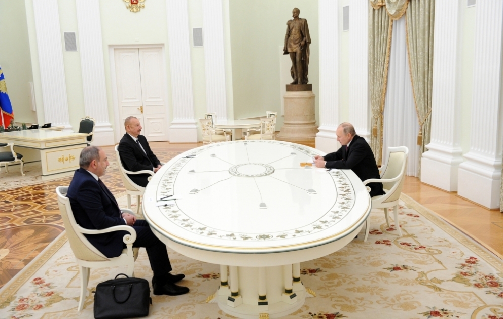 Präsident Russlands Wladimir Putin, Aserbaidschans Präsident Ilham Aliyev und Premierminister von Amenien Nikol Paschinjan treffen sich in Moskau