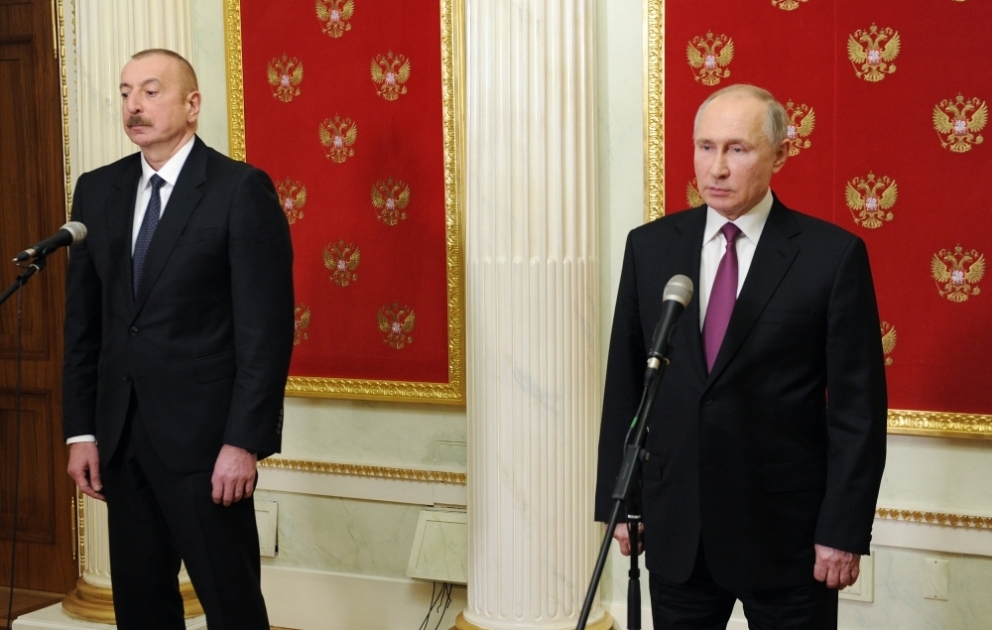 Le président russe, le président azerbaïdjanais et le premier ministre arménien font des déclarations à la presse