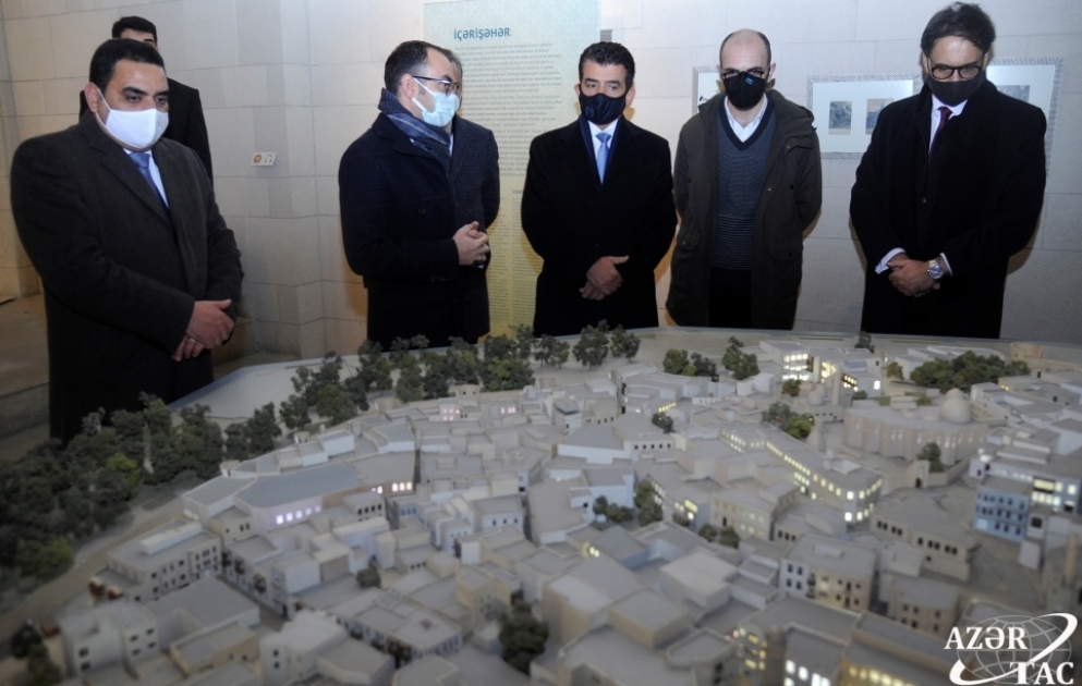 İçərişəhərlə tanışlıq ICESCO-nun nümayəndə heyətində zəngin təəssürat yaradıb