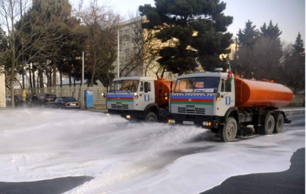 Улицы столицы Баку вновь продезинфицированы