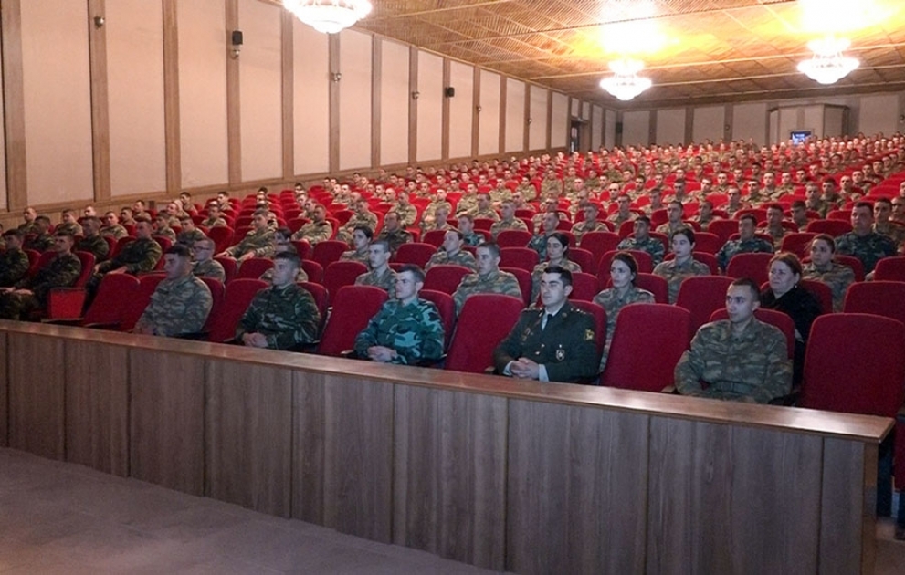 “2 Fevral Gənclər Günü” ilə bağlı Naxçıvan Qarnizonu qoşunlarında silsilə tədbirlər keçirilib