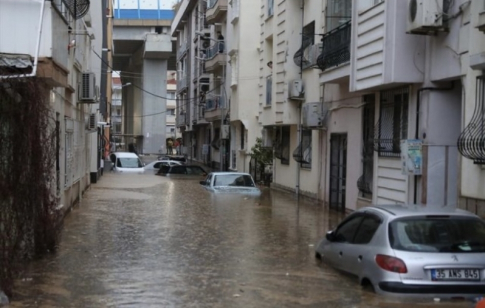 Türkiyədə meydana gələn sel nəticəsində bir nəfər həlak olub