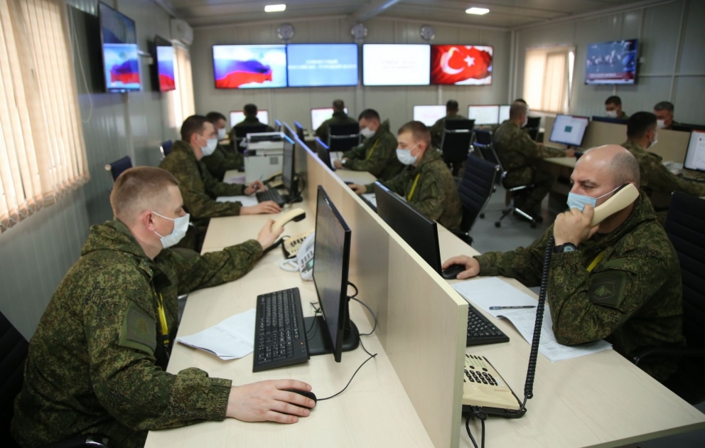 Monitorinq Mərkəzində türk və rus hərbiçiləri atəşkəsə nəzarət tədbirləri görürlər