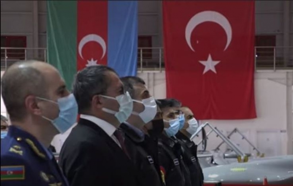 Türkiyədə təlimi başa vuran hərbçilərimizə sertifikat verilib