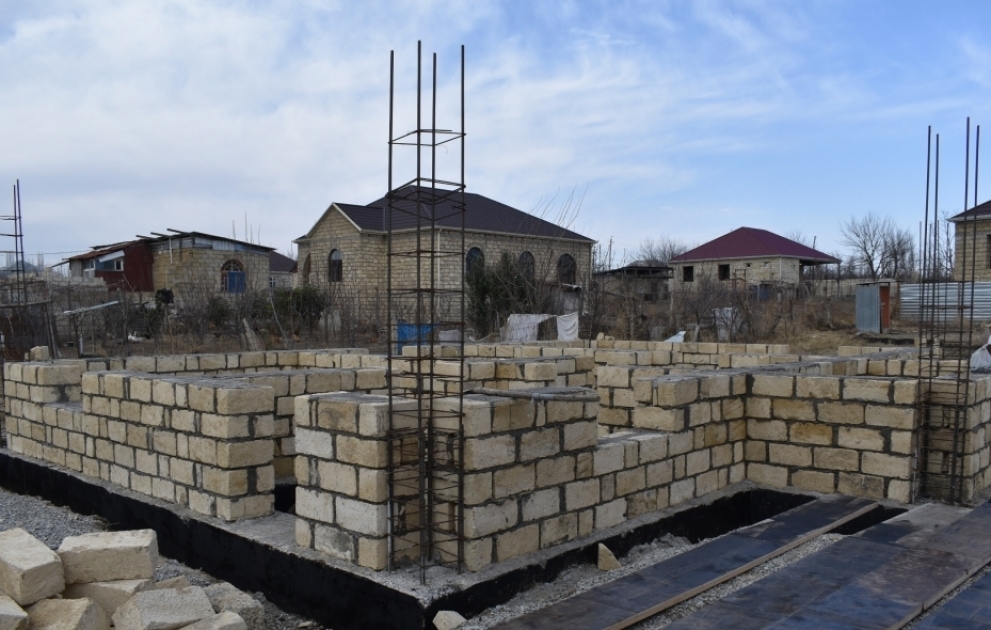 Тертер: отстраиваются дома, разрушенные в результате вражеского обстрела