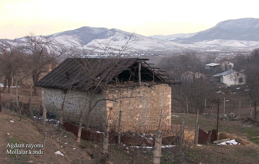 Le ministère de la Défense diffuse une vidéo du village de Mollalar de la région d'Aghdam