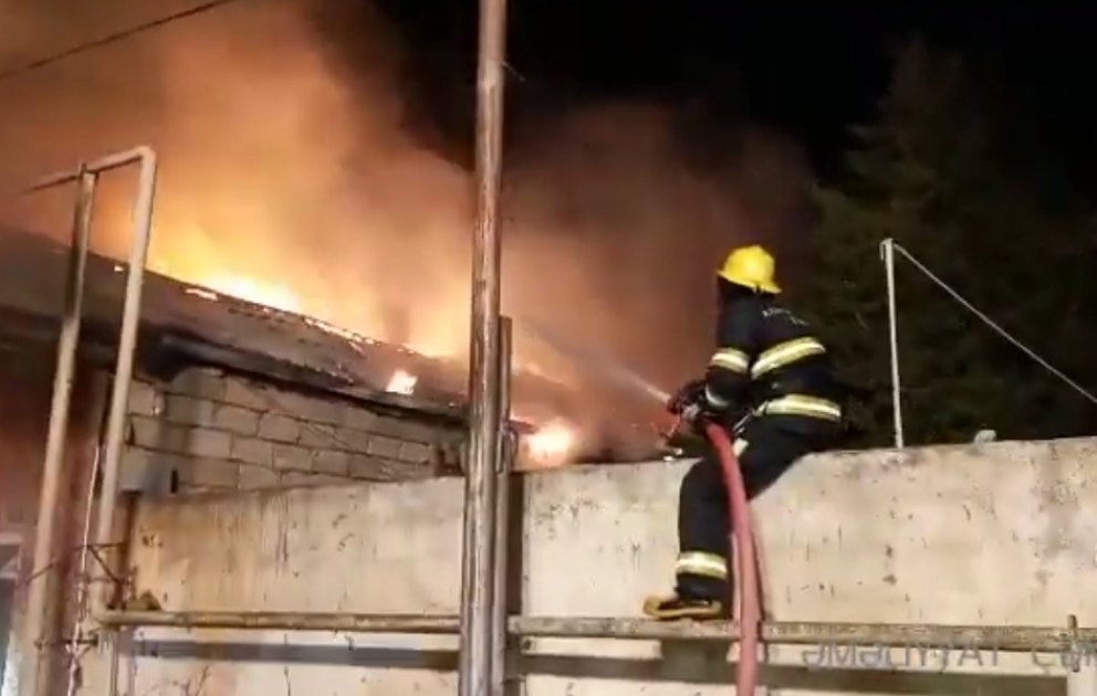 FHN Suraxanı rayonunda baş vermiş yanğınla bağlı məlumat yayıb