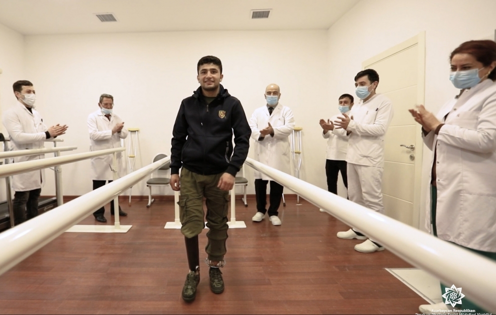 Yaralanmış Vətən müharibəsi qazilərinin yüksək texnologiyalı protezlərlə təminatı davam edir