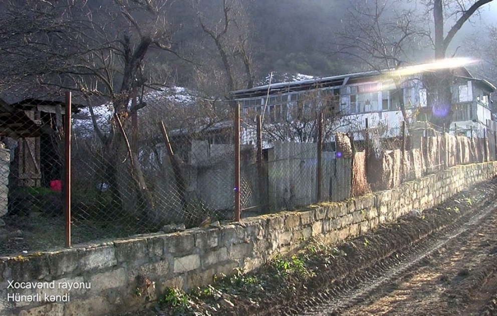 Le ministère de la Défense diffuse une vidéo du village de Hunerli de la région de Khodjavend