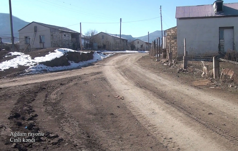 Videoaufnahmen aus dem befreiten Dorf Jinli in Aghdam Region veröffentlicht