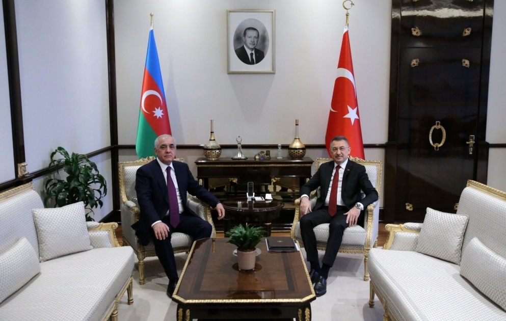 Le Premier ministre Ali Assadov rencontre le vice-président turc Fuat Oktay