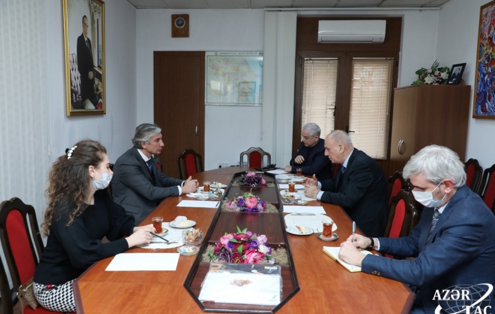 Head of Russian Information and Cultural Center visits AZERTAC