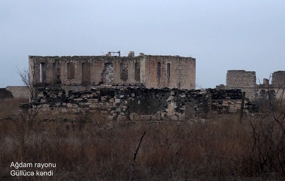 Verteidigungsministerium teilt Videoaufnahmen aus dem befreiten Dorf Gyullija im Rayon Aghdam