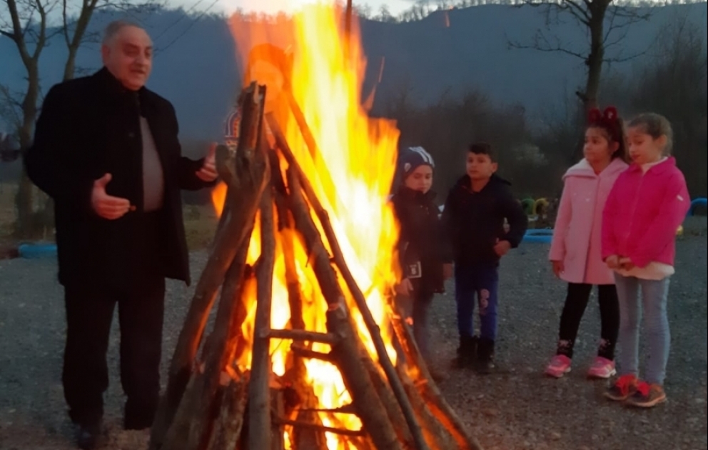 Azarım-bezarım odda qalsın...