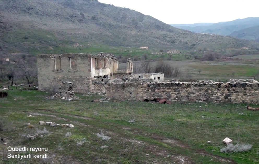 Le ministère de la Défense diffuse une vidéo du village de Bakhtiyarly de la région de Goubadly