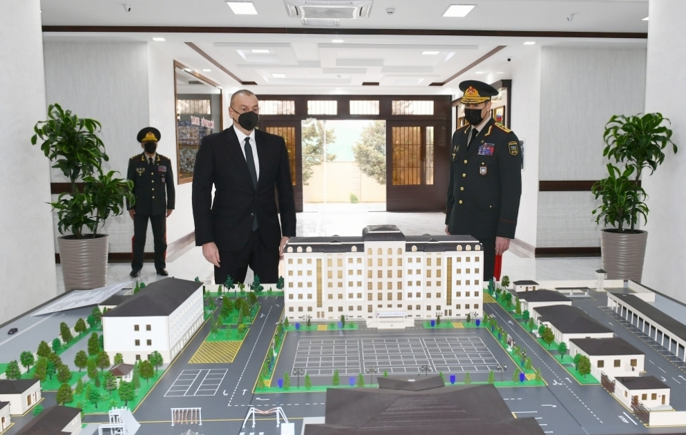 Le président Ilham Aliyev participe à l’inauguration d’un site militaire des Troupes internes