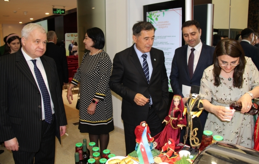 Pekində Novruz, Çuncie və Maslenitsa bayramları birgə qeyd olunub