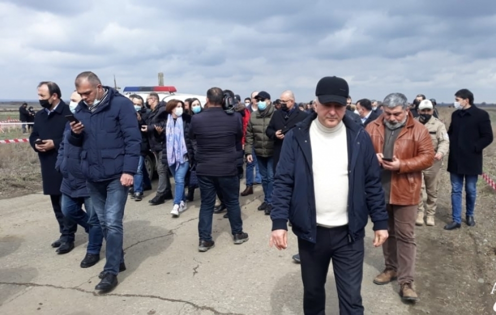Руководители медиа и НПО, блогеры ознакомились в Агдаме с операциями по разминированию