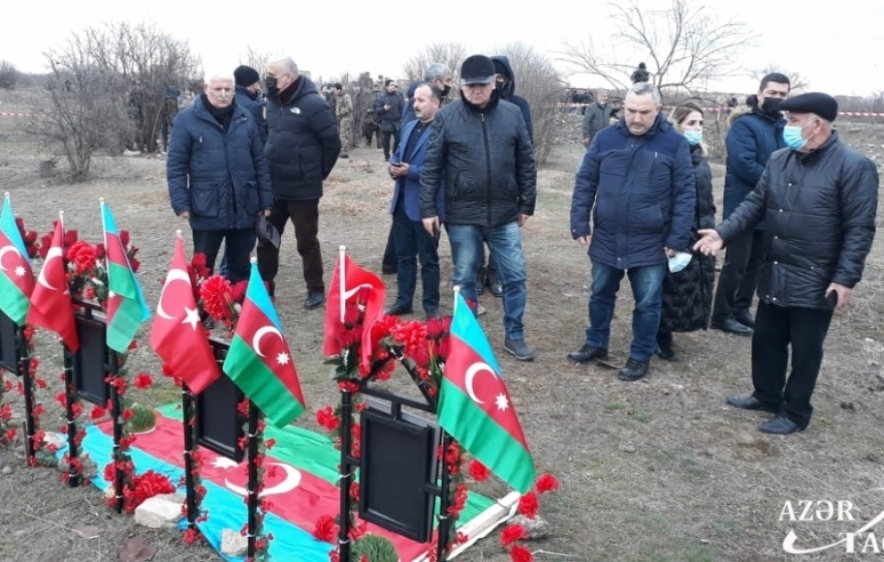 Media orqanlarının rəhbərləri və ictimai fəallar Ağdamda Şəhidlər xiyabanını ziyarət ediblər