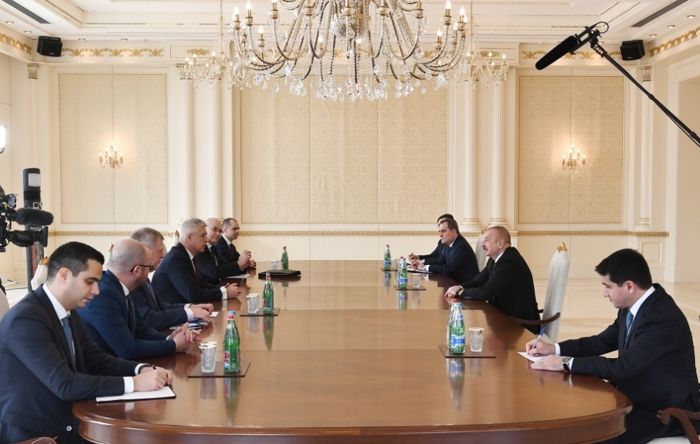 Prezident İlham Əliyev Slovakiyanın xarici və Avropa işlər nazirinin başçılıq etdiyi nümayəndə heyətini qəbul edib