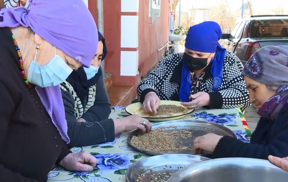 Novruz mətbəxi - səkkiz günə bişirilən Sümələk halvası