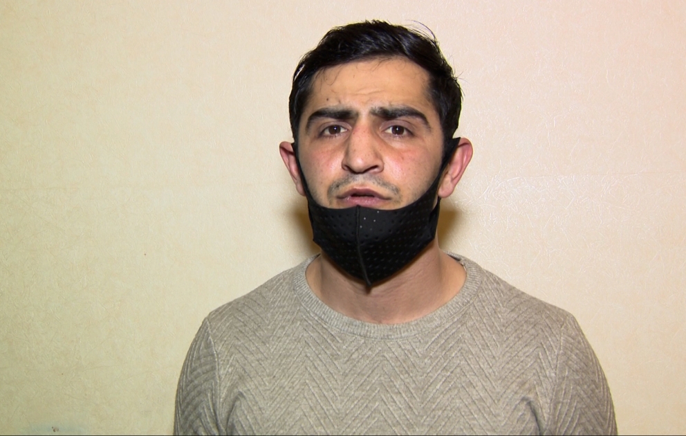 Bakıda bankomatlardan 60 min manatdan çox pul oğurlayan şəxsi polis əməkdaşları saxlayıb