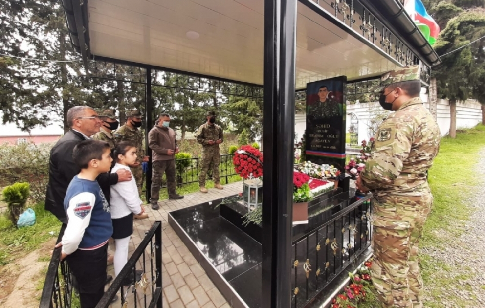 Aprel şəhidi Rusif Ağayevin xatirəsi anılıb