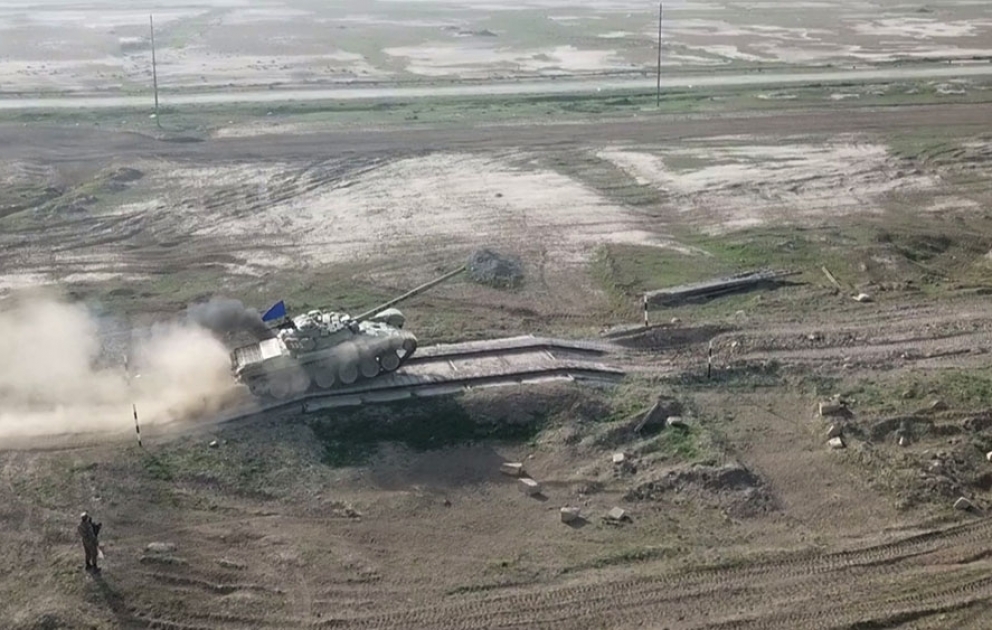 Tank bölmələri döyüş atışları icra edib