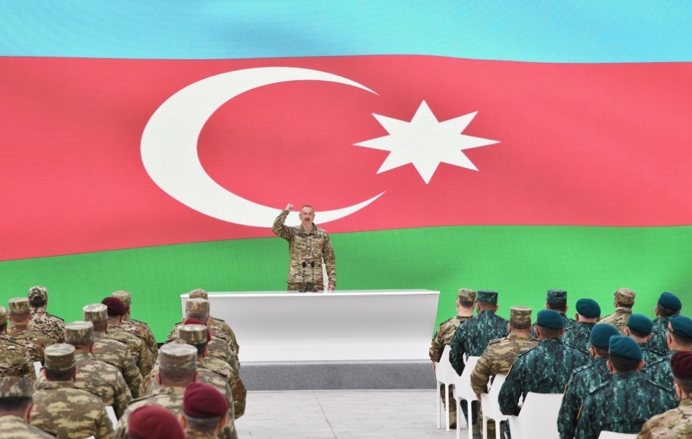 Prezident İlham Əliyev Bakıda Hərbi Qənimətlər Parkının açılışında iştirak edib