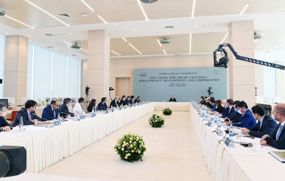 Prezident İlham Əliyev ADA Universitetində keçirilən "Cənubi Qafqaza yeni baxış: münaqişədən sonra inkişaf və əməkdaşlıq" adlı beynəlxalq konfransda iştirak edib