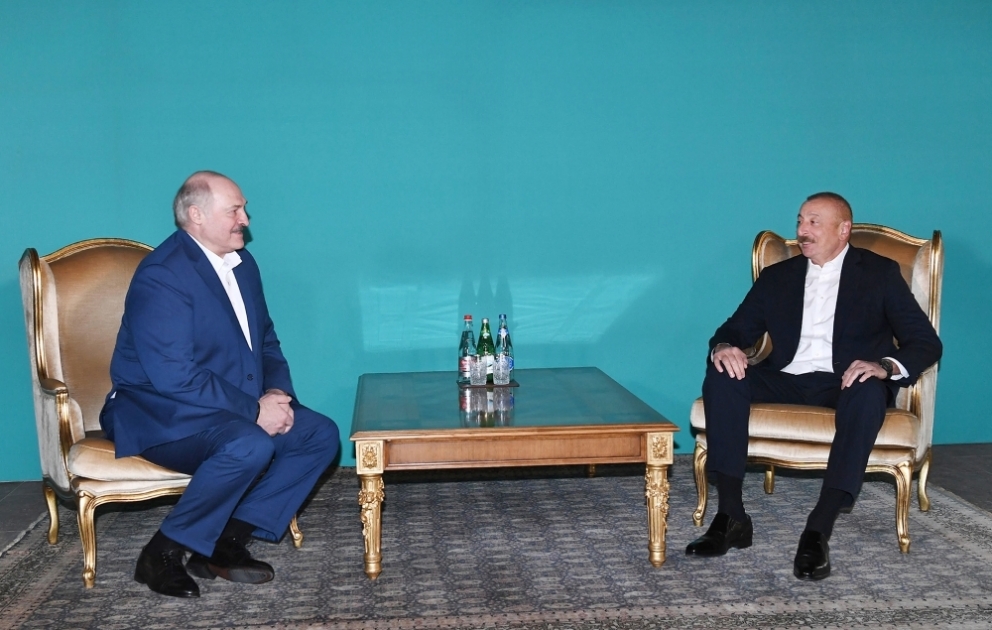 Une rencontre informelle s’est tenue entre les présidents azerbaïdjanais et biélorusse